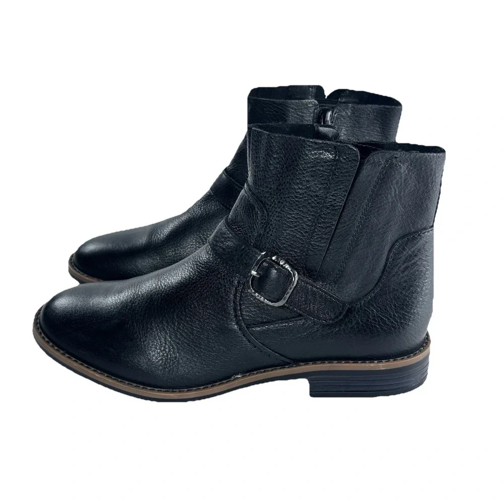 NEW Clarks Ankle Chelsea Boots 9.5 Black Leather Buckle Moto Grunge Biker - Picture 3 of 7